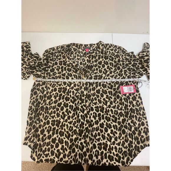 Vince Camuto 1X cheetah print blouse NWT - Picture 3 of 7